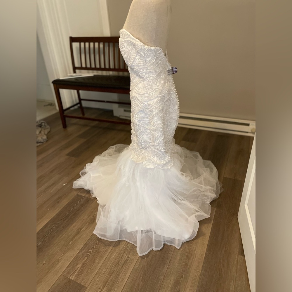 Source Unknown White Strapless Wedding Dress - image 8